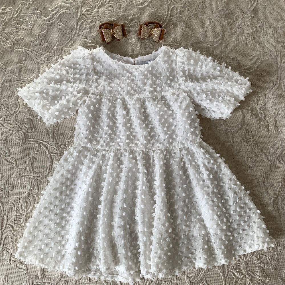 Holiday dress for a girl + hand made hair bows